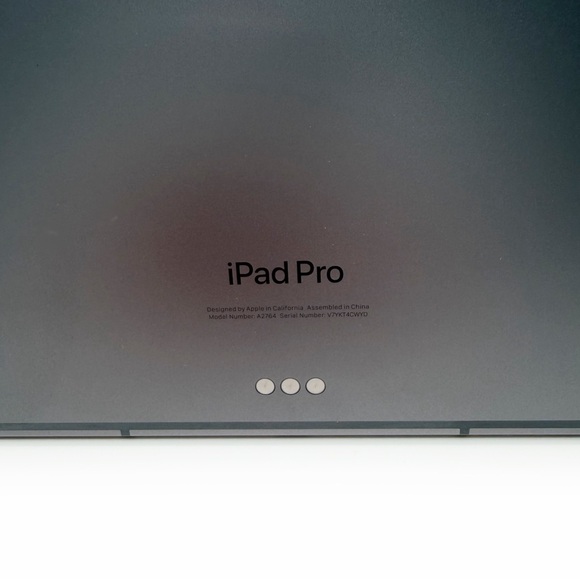 Apple iPad Pro 12.9-inch 6th Generation Tablet 1TB Space Gray Wi-Fi Cellular M2 - Picture 8 of 16